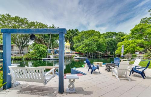 Weeki Wachee Gardens House | Waterfront Weeki Wachee Home with Kayaks!