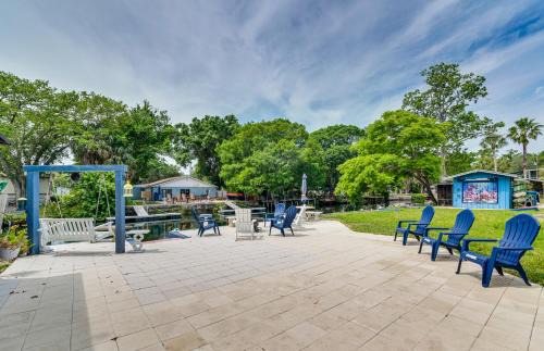 Weeki Wachee Gardens House | Waterfront Weeki Wachee Home with Kayaks!