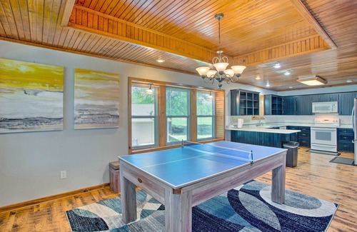 Yantis House | Waterfront Yantis Retreat w/Deck & Zipline!