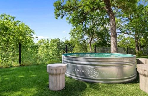 Wimberley House | Waterlily Creekside Getaway