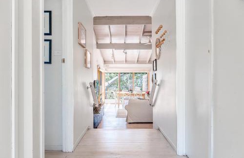 Lorne House | Watershack - Expansive ocean views, close to town