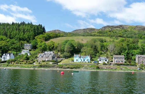 Tighnabruaich House | Waterside house with mooring Glorious views on Kyles of Bute sleeps 12