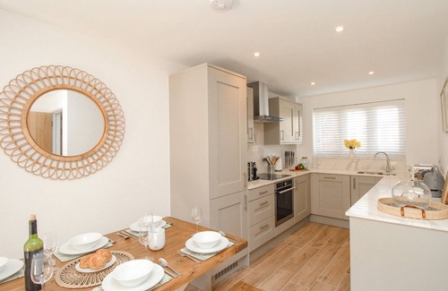 West Lulworth Cottage | WATERSTON COTTAGE, pet friendly, with a garden in West Lulworth
