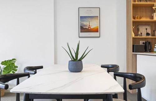 Sydney Olympic Park Apartment | Waterview Apt at Wentworth Point