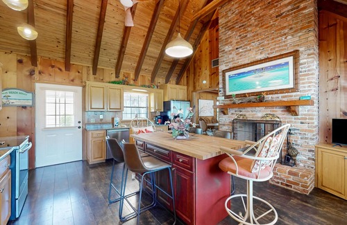 Cocoa House | Waterview home and attached studio , w/boat ramp, pier, BBQ, A/C, WiFi