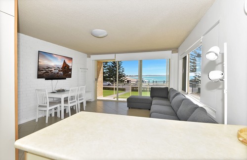 The Entrance Apartment | Waterviews on Marine - Apartment 1