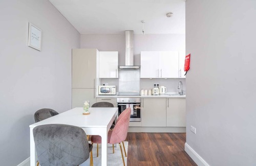 Watford Apartment | Watford Town Cntr 2 Bedroom Apartment Free Parking