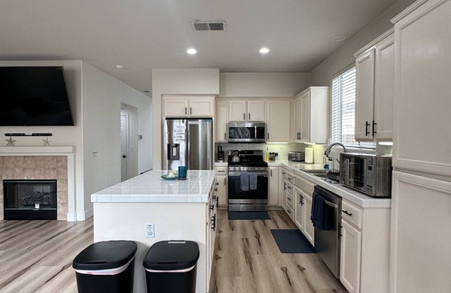 Watsonville House | Watsonville Beach Home for 16! Pet friendly!