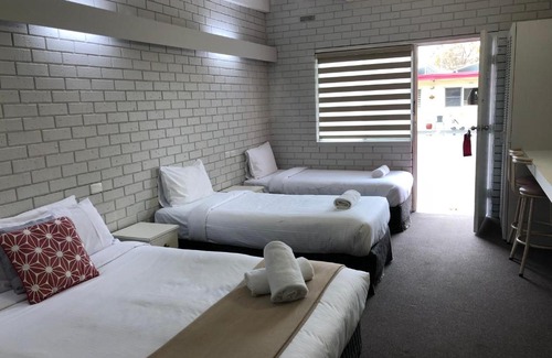 Seymour Hotel | Wattle Motel