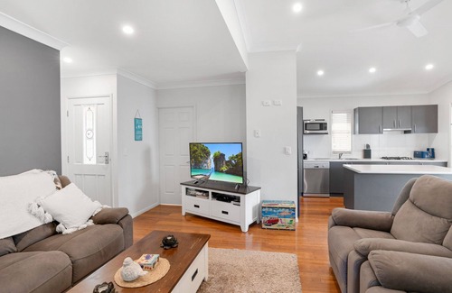 Eurong House | Wattlebird Cottage Eurong Fraser Island