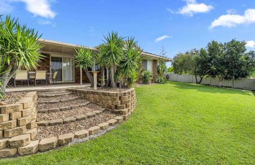 Eli Waters House | 'Wattlebird Lane' Sunny Family-Friendly Abode