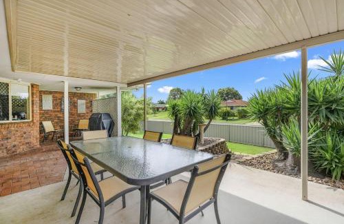 Eli Waters House | 'Wattlebird Lane' Sunny Family-Friendly Abode