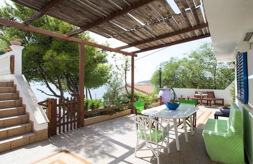 Salamis House | Wavedance Accommodation (Ifestos)