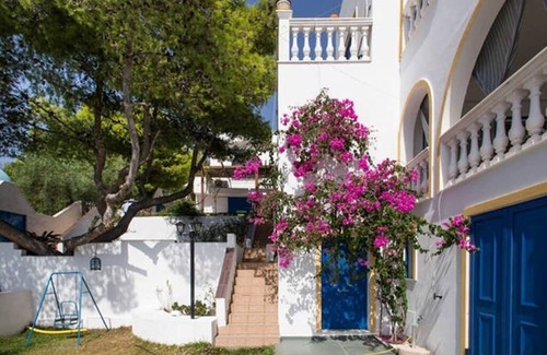 Salamis House | Wavedance Accommodation (Dionysos)