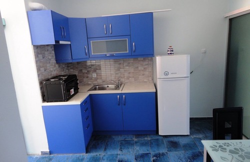 Salamis House | Wavedance Accommodation (Posidonas)