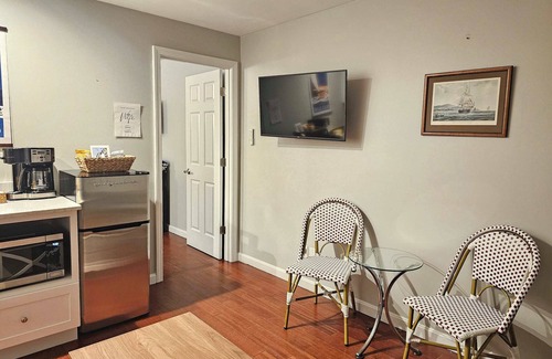Block Island Apartment | Waverly Suite 1 on the Beach