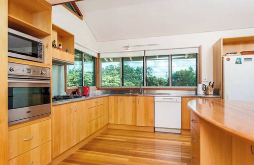 Angourie Apartment | Wavers Rest Angourie. Views over ocean and national park, Wifi +