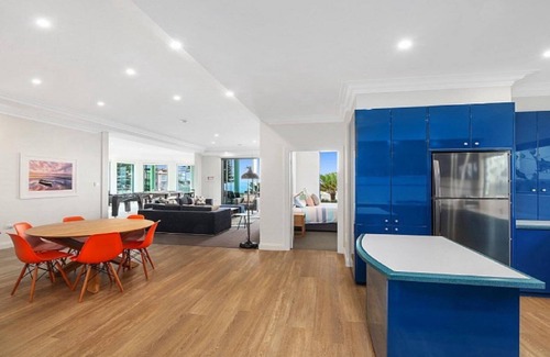 Blue Bay House | WAVES AT BLUE BAY | Beachfront , Pool | Accom Property
