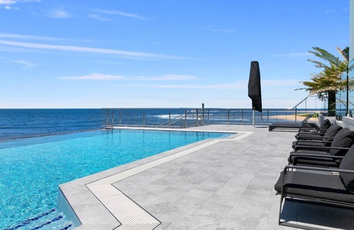 Blue Bay House | WAVES AT BLUE BAY | Beachfront , Pool | Accom Property