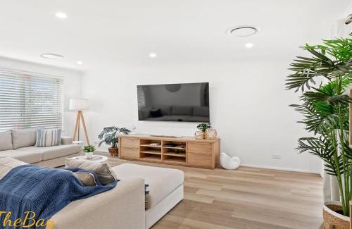 Fingal Bay House | Waves on Whitesands