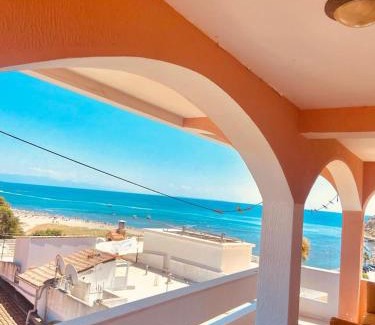 Gjerana Apartment | Waveside View