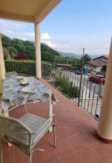 Bagnone Apartment | Wayne's house, a short walk to the waterfalls