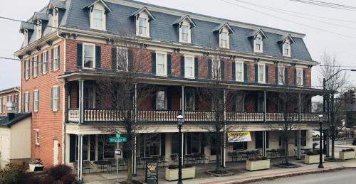 Honey Brook Hotel | Waynebrook Inn