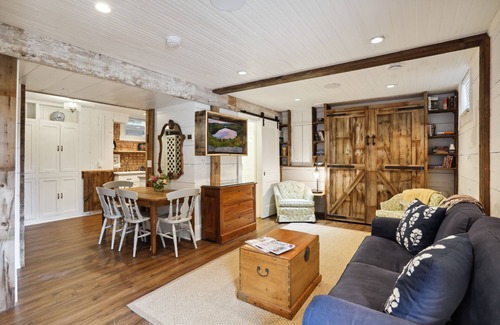 Wayzata House | Wayzata Apartment - steps to lake and downtown