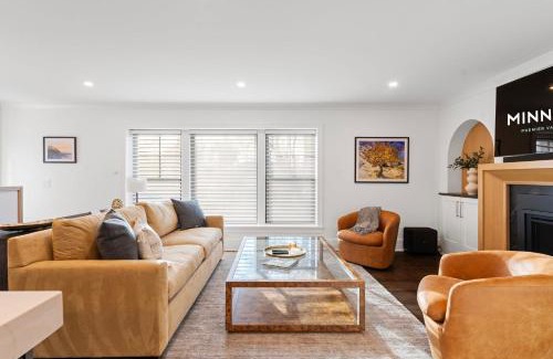 Wayzata Villa | Wayzata Cove