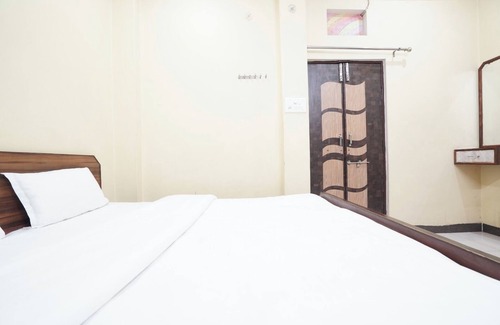Varanasi Cabin | We provide best rooms at affordable prices, with all attractions in varanasi .