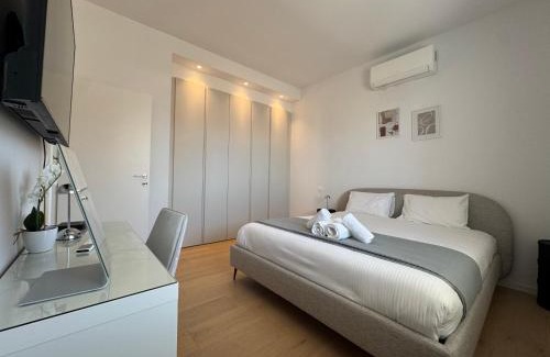 Acropolis Apartment | WealthyStays Parkside Residence