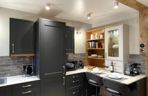 Skipton Apartment | Weavers Rest - New Boutique Retreat in Central Skipton with Parking