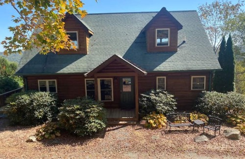 Boone Cabin | Weddings, Reunions, Corporate Retreats Sleeps 48 - up to 80 for Events