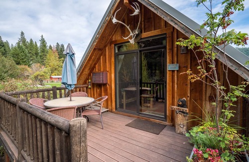 Leavenworth Cottage | Wedge Mountain Suite Leavenworth - Rustic Mountain Getaway - 5 min to town !n