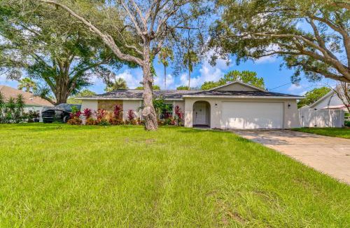 Spring Hill House | Weeki Lake Home with Heated and Cooled Pool, By Disney