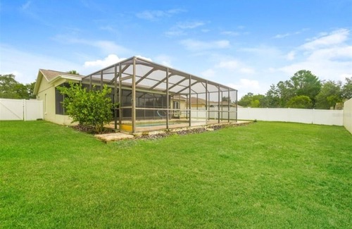 Spring Hill House | Weeki Wachee Getaway – Private Pool, WiFi & More!