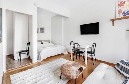 Keskinen District Apartment | WeHost Colorful Studio next to Park Puijonpuistikko in Vallila Neighborhood