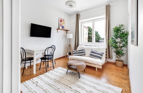 Keskinen District Apartment | WeHost Colorful Studio next to Park Puijonpuistikko in Vallila Neighborhood