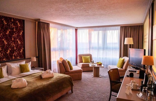 Freyburg Hotel | Weinberghotel Edelacker