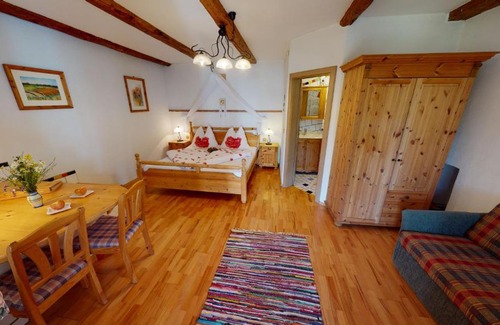 Herrnbaumgarten House | Weingut Bohrn Himmelbett