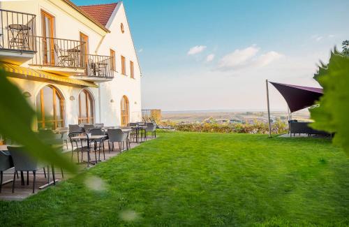 Jois House | Weingut & Gästehaus zum Seeblick - Familie Sattler