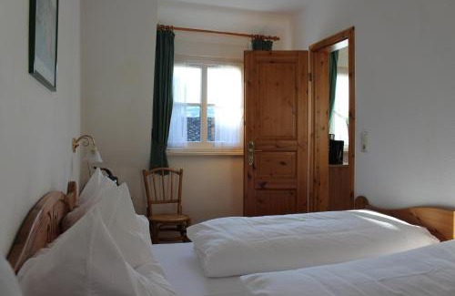 Senheim Apartment | Weingut Loescher-Erben Gästehaus an der Burg