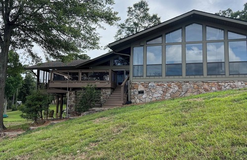 Centre House | Weiss Lake 5 bedroom house ready for your family fun of Skiing and Fishing.
