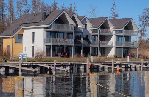 Plau am See Apartment | Weisses Haus Plau - Lake view apartment - STUDIO with balcony