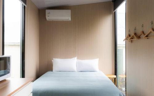 Waikari House | Weka Pass Cottages 4 by Tiny Away