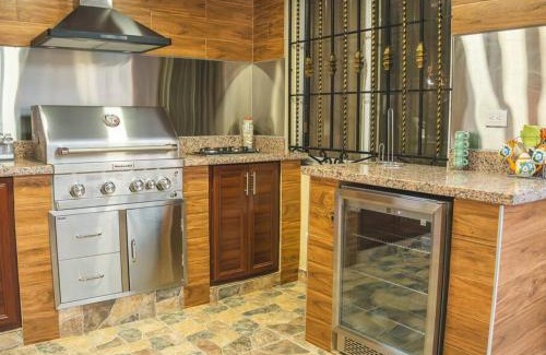 Punal House | Welcome to Villa D’Mirella!