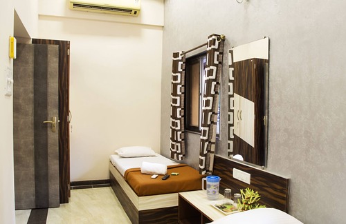 Prabhadevi Hostel | Welcome Guest House - Hostel