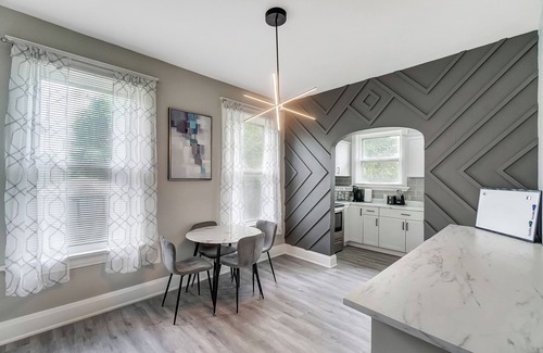 Roselawn Finance House | Welcome Home to this stylish entrainment home! Have fun with the whole family.