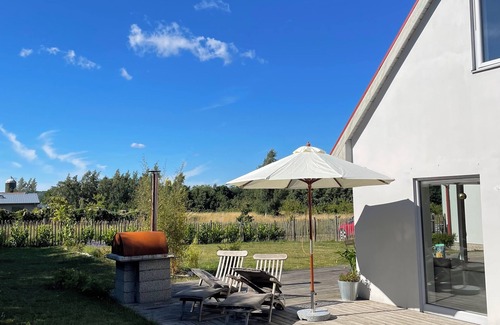 Listarum Villa | Welcome to a charming house on Österlen near beautiful nature, golf and sea!