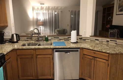Lombard Condo | Welcome to Anis;s Property